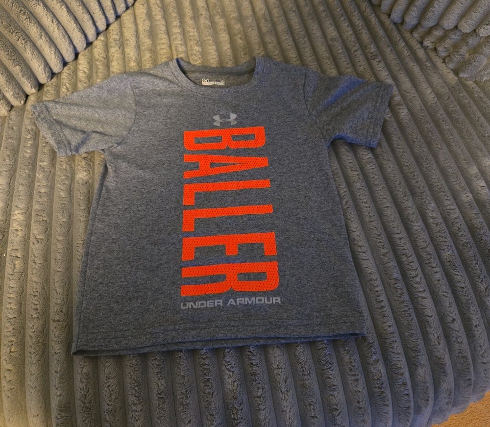 UNDER ARMOUR BOYS TEE